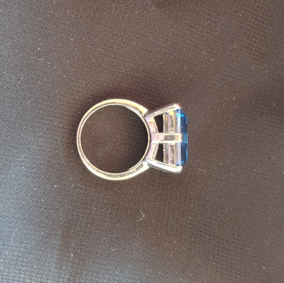 Blue rectangle ring - Picture 5 of 6